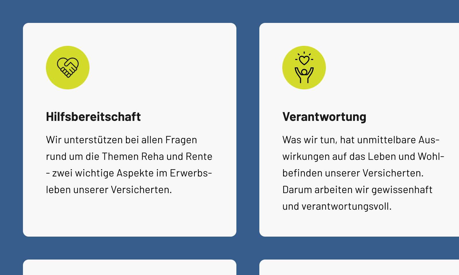 Zwei Informationskästen zu Hilfsbereitschaft und Verantwortung mit Icons auf grünen Herzen und kurzen Texten.
